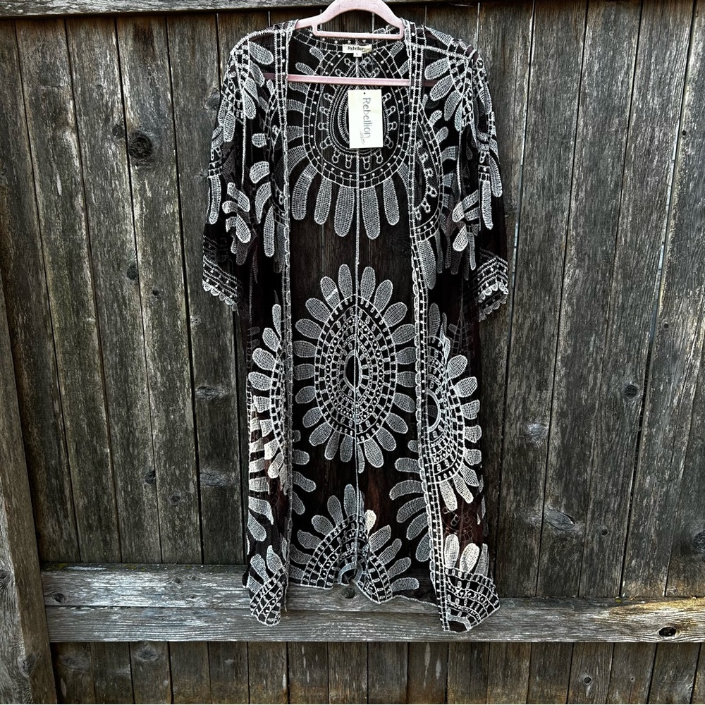 Rebellion Again Brown and White Lace Kimono Size L
